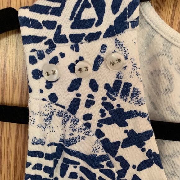 🍉 Reitmans plus all over print white/ blue 2X, tank top 100% cotton - Picture 4 of 10